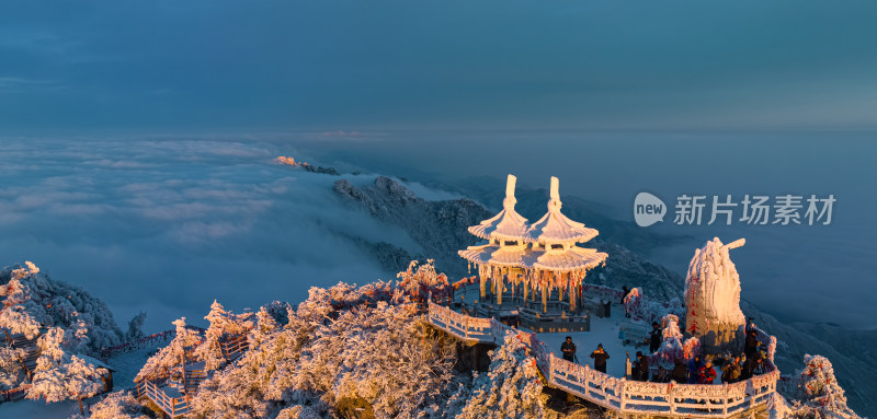 河南老君山清晨雪后云海日出航拍