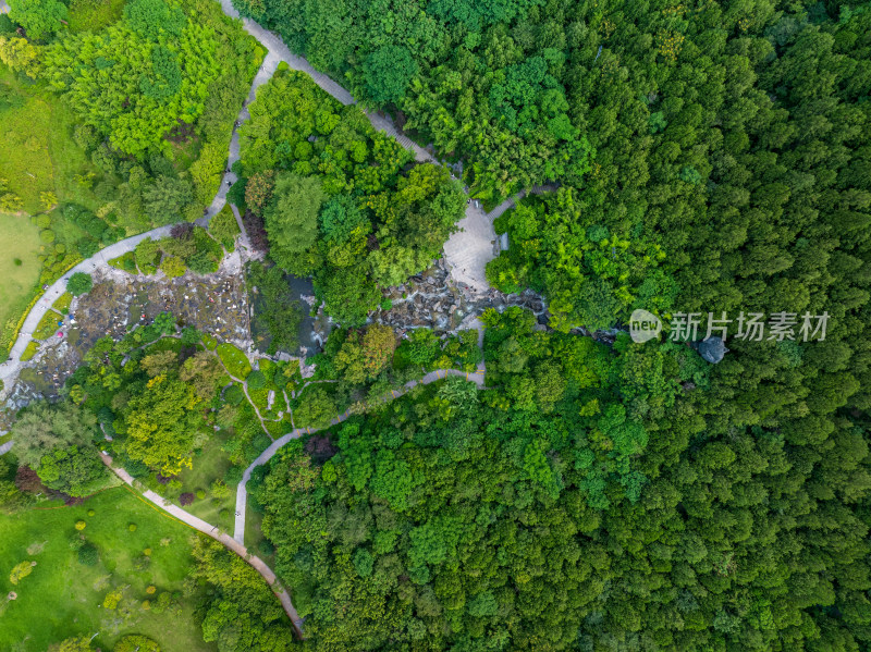 夏季白天航拍江苏徐州天师岭瀑布风光