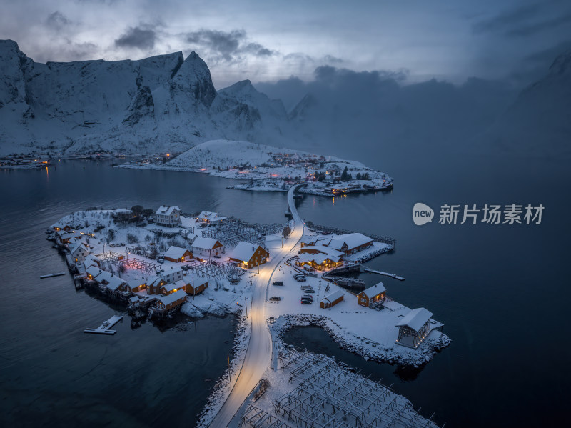 挪威罗弗敦群岛北极圈雷纳冬季雪景高空航拍