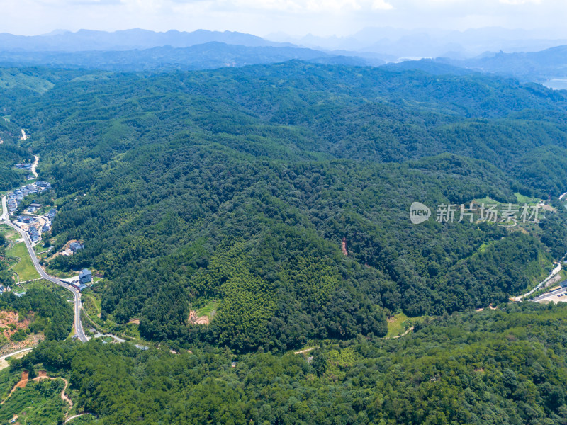 泰宁大金湖甘露寺丹霞地貌航拍图