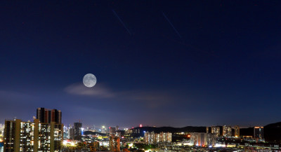 城市夜景白月光延时摄影风光月亮星空满月