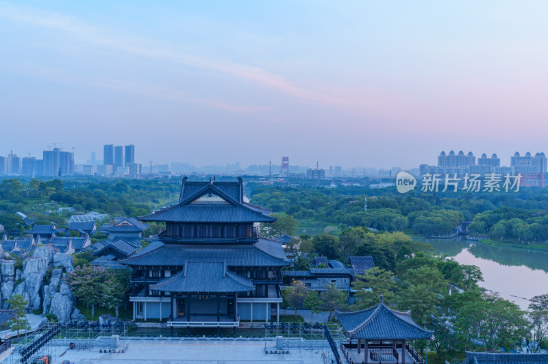 广州市文化馆中式传统岭南建筑庭院夕阳黄昏
