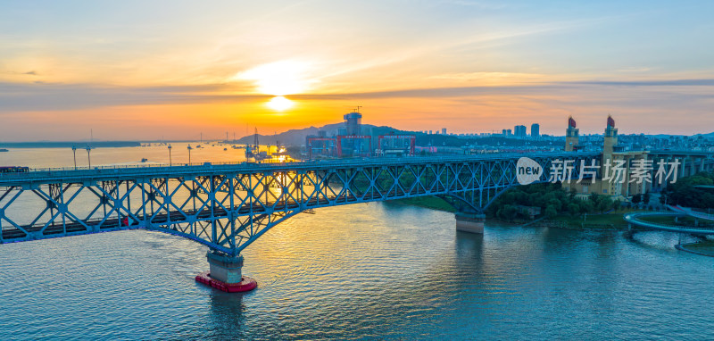 南京长江大桥日出