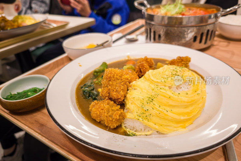 日式咖喱炸鸡蛋包饭美食