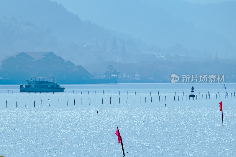 冬日晴朗的午后，浙江宁波东钱湖户外风光