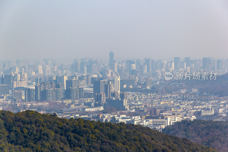 杭州北高峰远眺城市建筑群远景