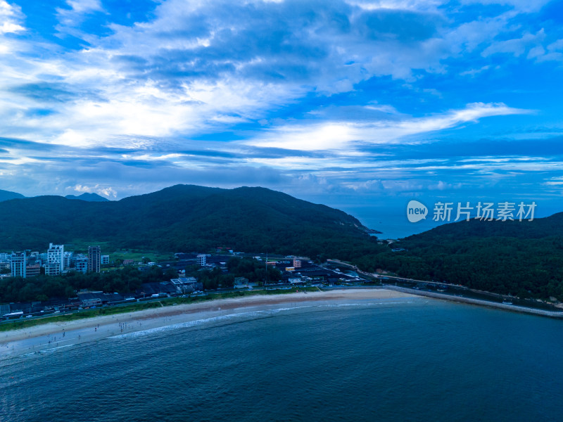 大海海洋沙滩青澳湾海岛航拍图