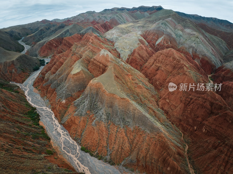 丹霞山峦