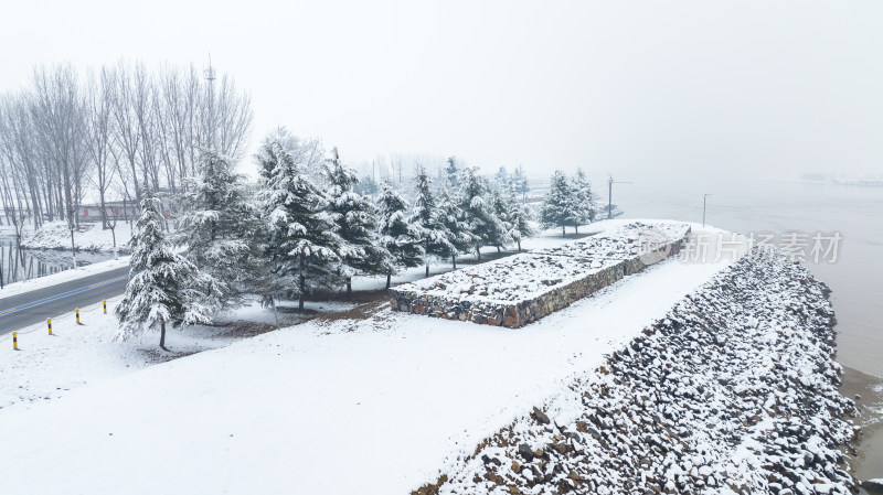 冬日雪景黄河河岸景观