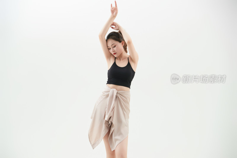 跳现代舞的亚洲舞蹈演员