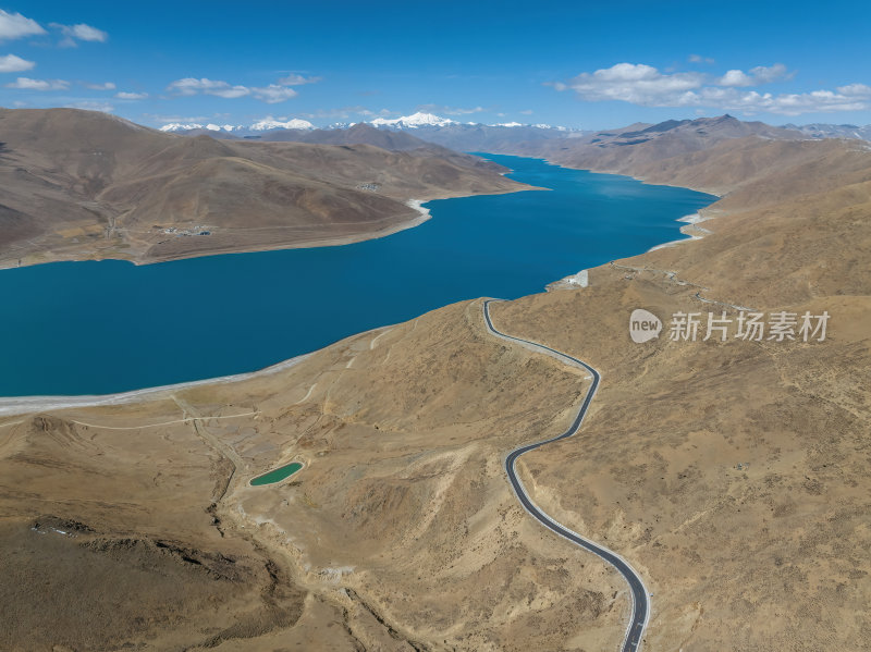 西藏山南羊卓雍措圣湖神湖蓝色高空航拍