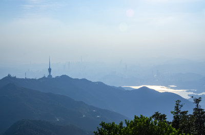 深圳梧桐山旅游景区山峰湖泊电视塔