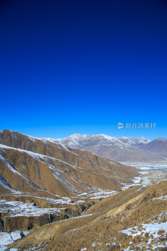 中国西藏地区冬季雪景高原风景