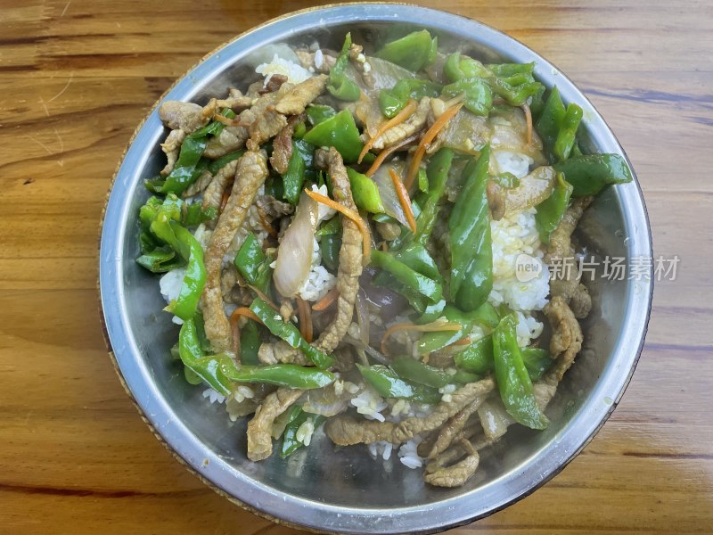 青椒肉丝木桶饭