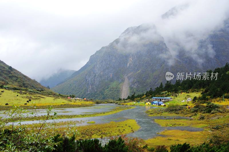 西藏噶玛沟山水自然风景