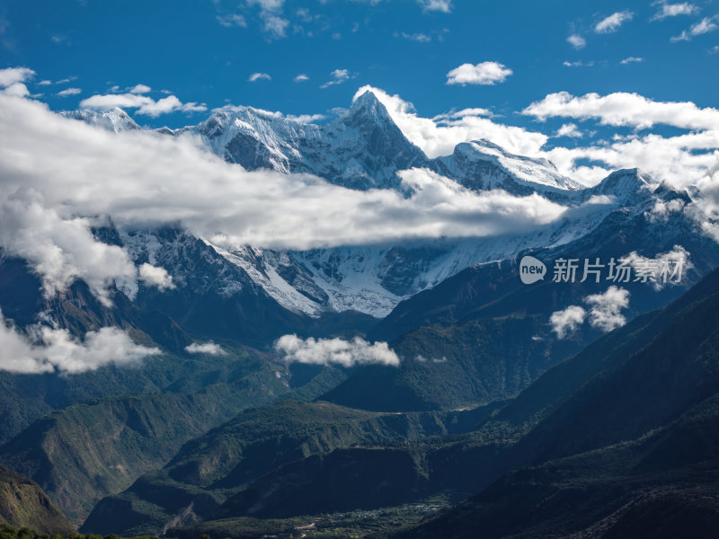 西藏林芝索松村南迦巴瓦峰雪山航拍