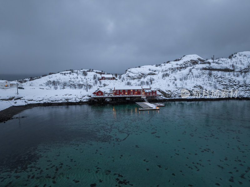 挪威罗弗敦群岛北极圈雷纳冬季雪景高空航拍