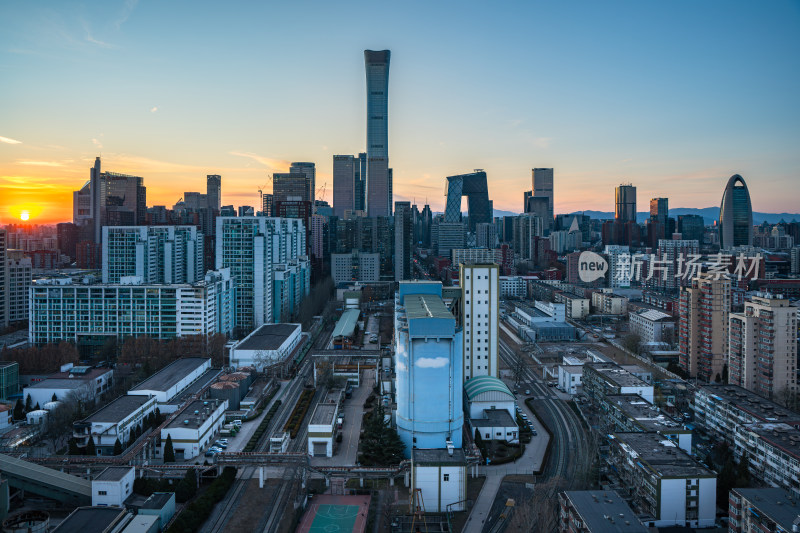 北京日落时分的城市高楼建筑群全景