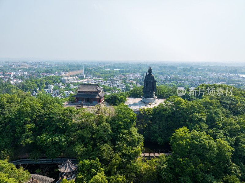 夏季白天航拍溧阳天目湖太公山龙兴寺