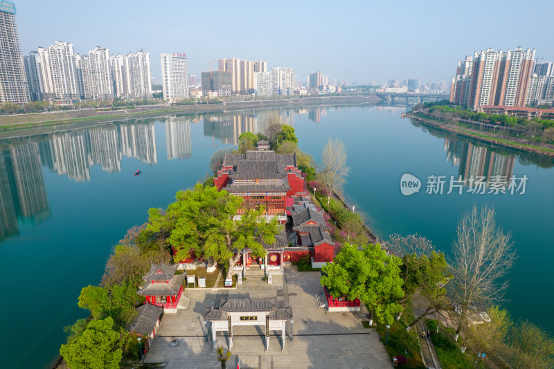 航拍衡阳东洲岛寺庙风光