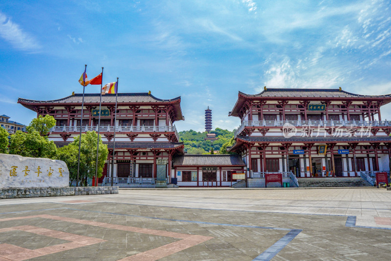 湖南岳阳圣安古寺4A景区摄影图