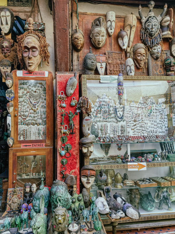 纪念品商店传统工艺品陈列