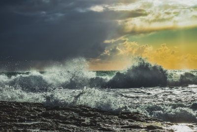 大海浪花巨浪浪潮汹涌海浪波涛汹涌