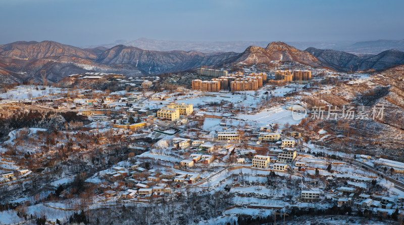 《新村雪霁》