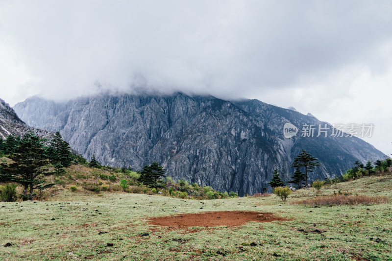 丽江玉龙雪山干河坝山脊线