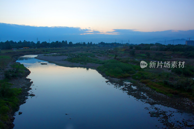 湖泊天空