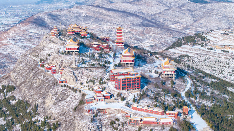 雪山之巅的古刹峄城大光明寺