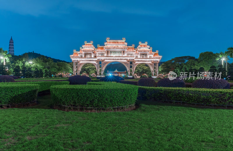 佛山顺峰山公园广场中华第一牌坊牌楼建筑