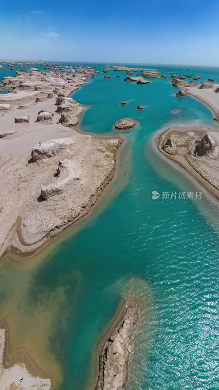 青海海西州乌素特水上雅丹奇异地貌高空航拍