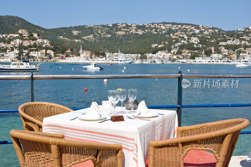 海景餐厅户外餐桌布置