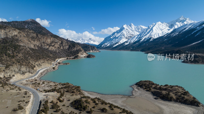 航拍西藏然乌湖风景