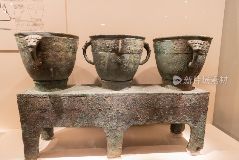 中国国家博物馆妇好青铜三联甗【商】
