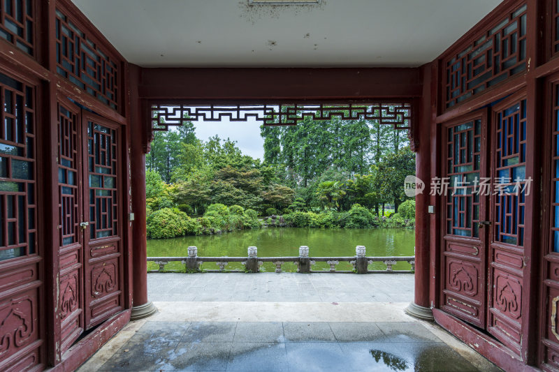 武汉东湖磨山景区盆景园