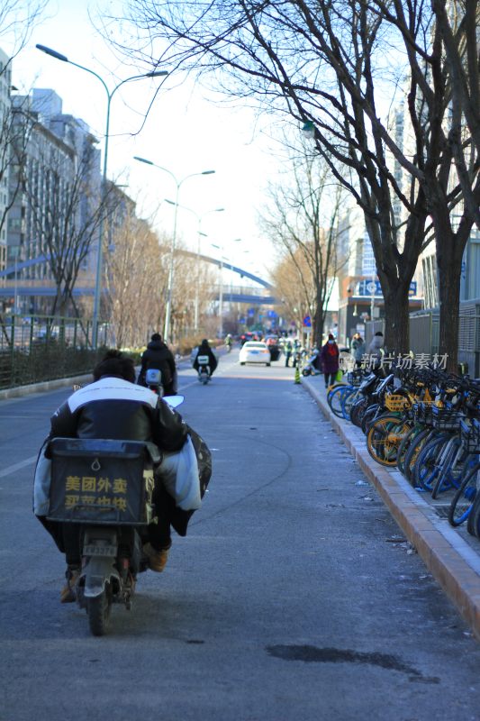 北京的街道 外卖小哥在奔波