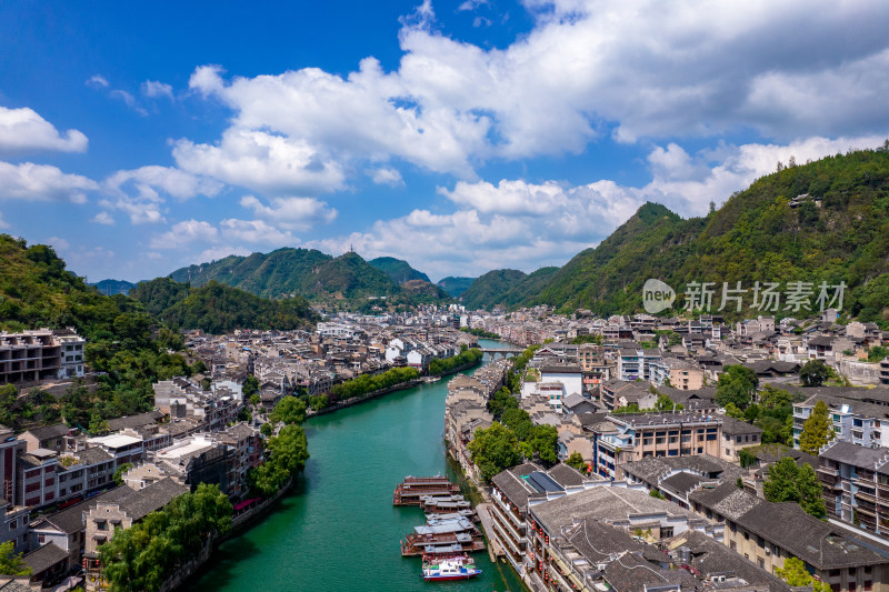 贵州镇远古镇舞阳河两岸航拍摄影图