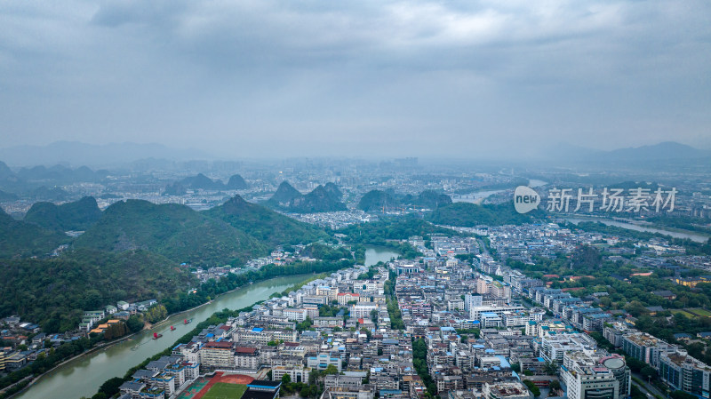 山水环绕的桂林城市风光全景鸟瞰