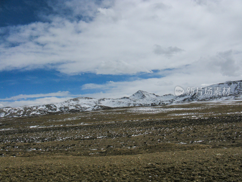 四川甘孜境内的318川藏公路沿途自然风光