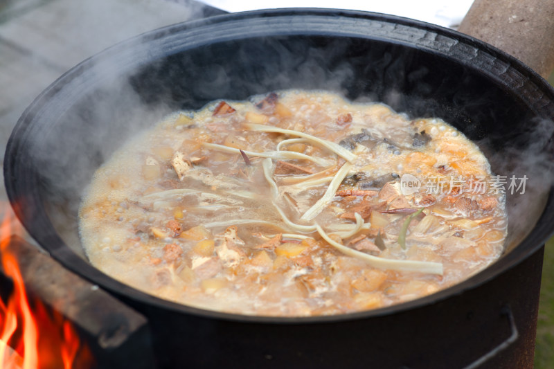 大铁锅乱炖美食