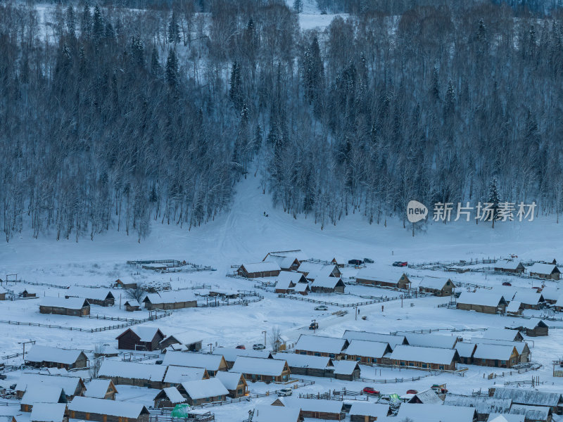 新疆北疆阿勒泰禾木冬季雪景童话世界航拍