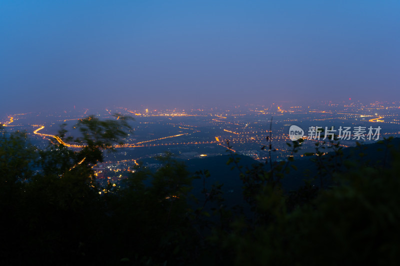 香山夜晚夜景北京城区夜景雾霾