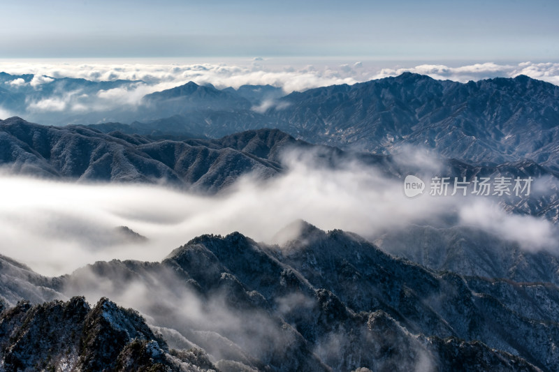 山脉大雪云海航拍辽阔高远壮观背景自然风景