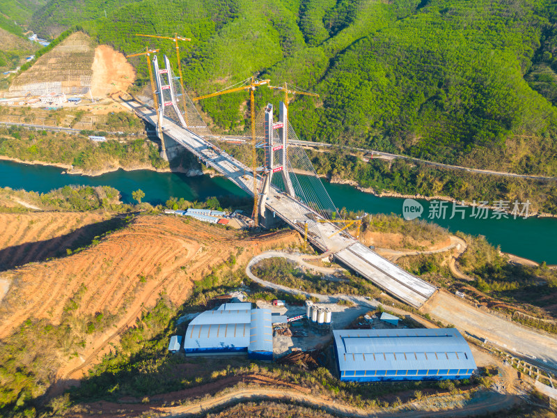 航拍建设中的西双版纳神秘谷大桥