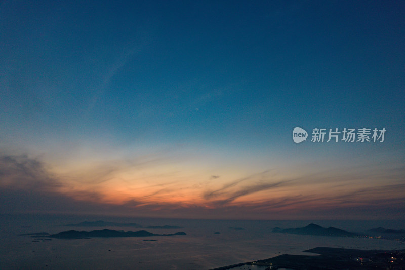 烟台长岛夜幕降临夜景晚霞航拍摄影图