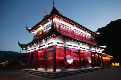 四川阿坝州松潘县松州古城城楼夜景