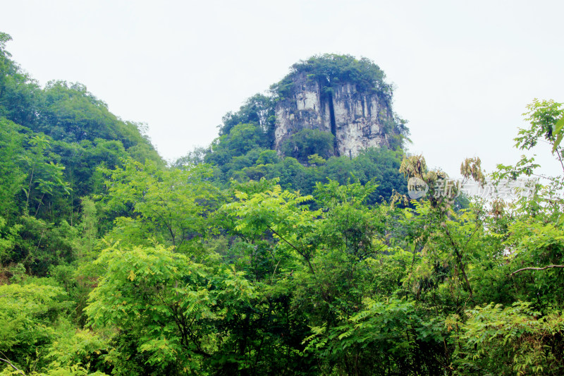 山峰云雾喀斯特风景自然户外