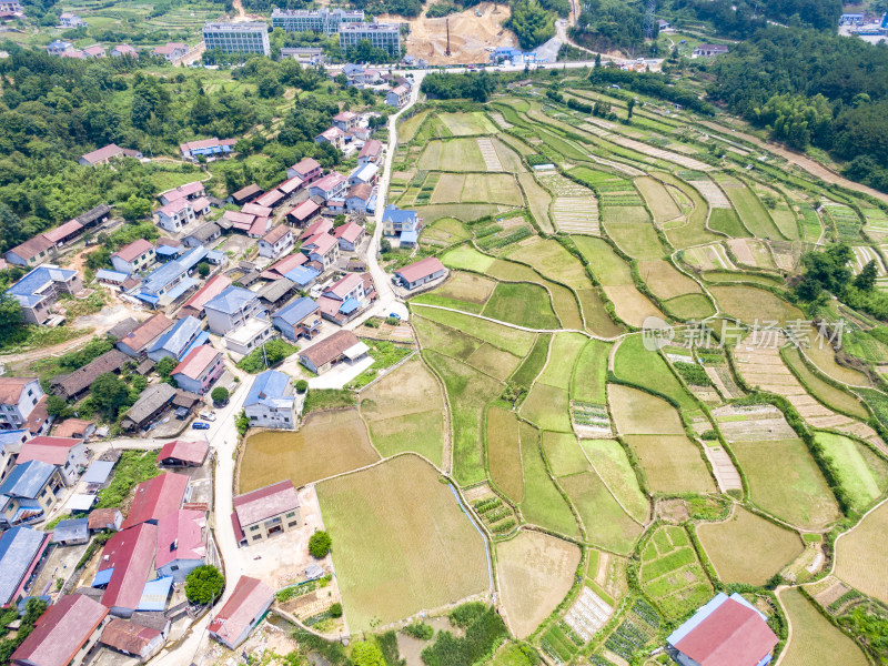 祖国壮丽山河美丽乡村航拍摄影图